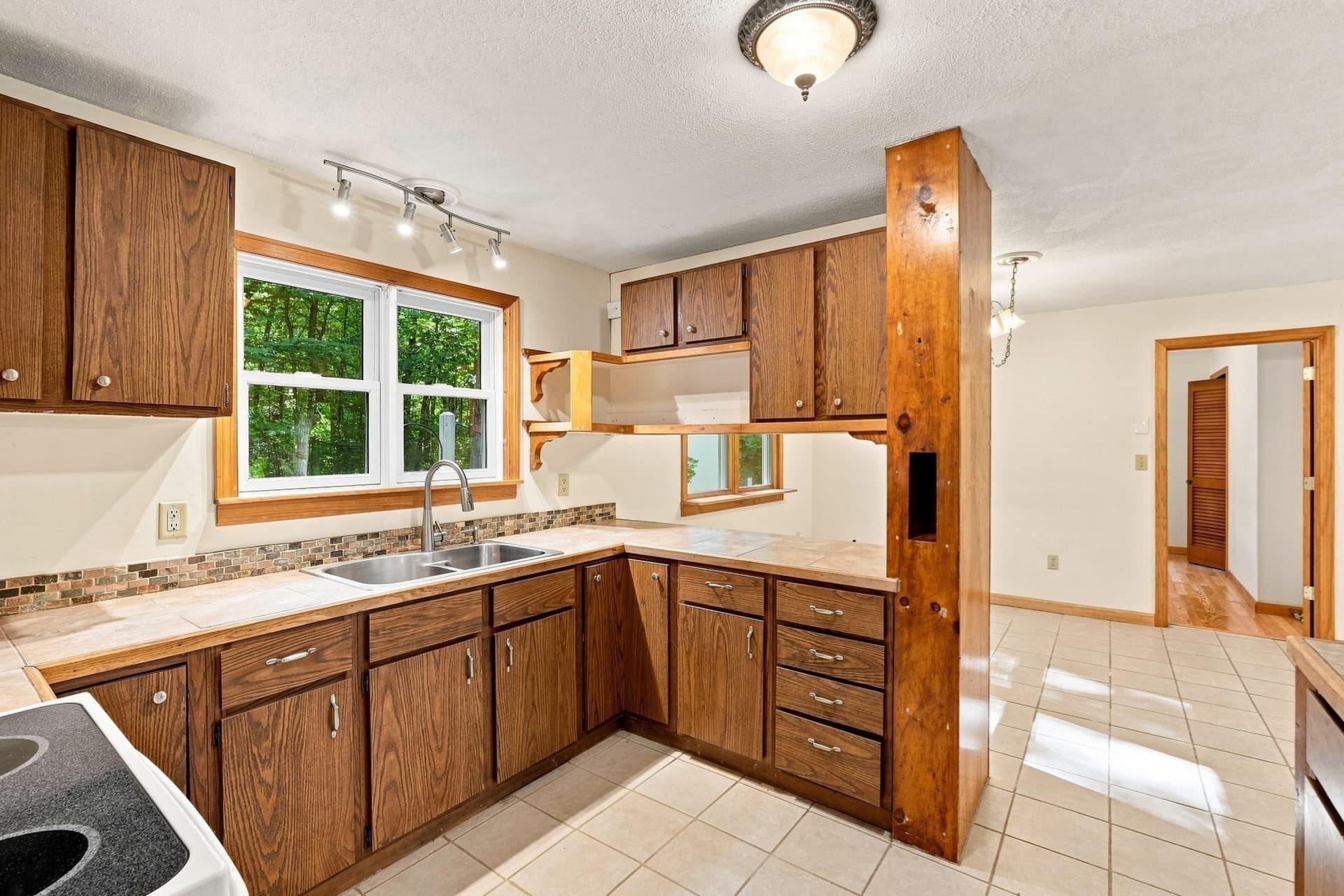 Single Family Residence at 55 North St, Belchertown MA 01007, photo 12 of 38