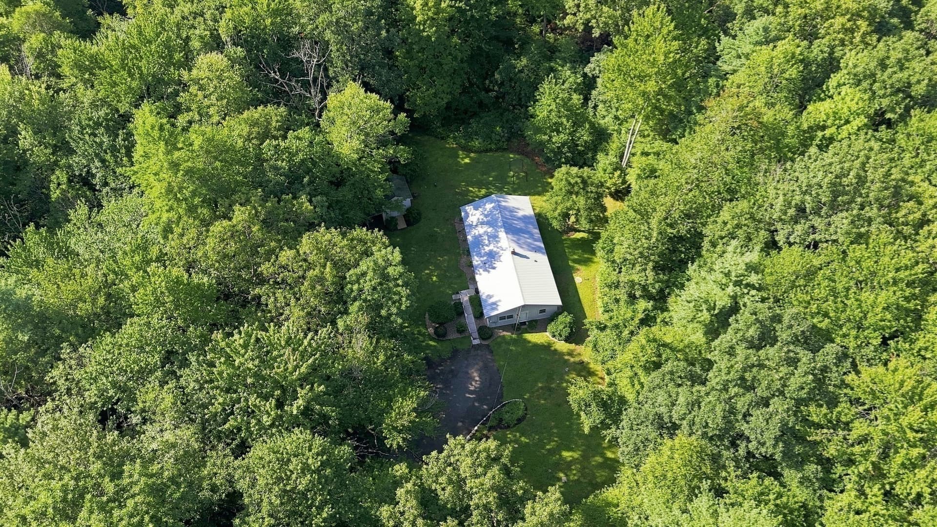 Single Family Residence at 55 North St, Belchertown MA 01007, photo 7 of 38