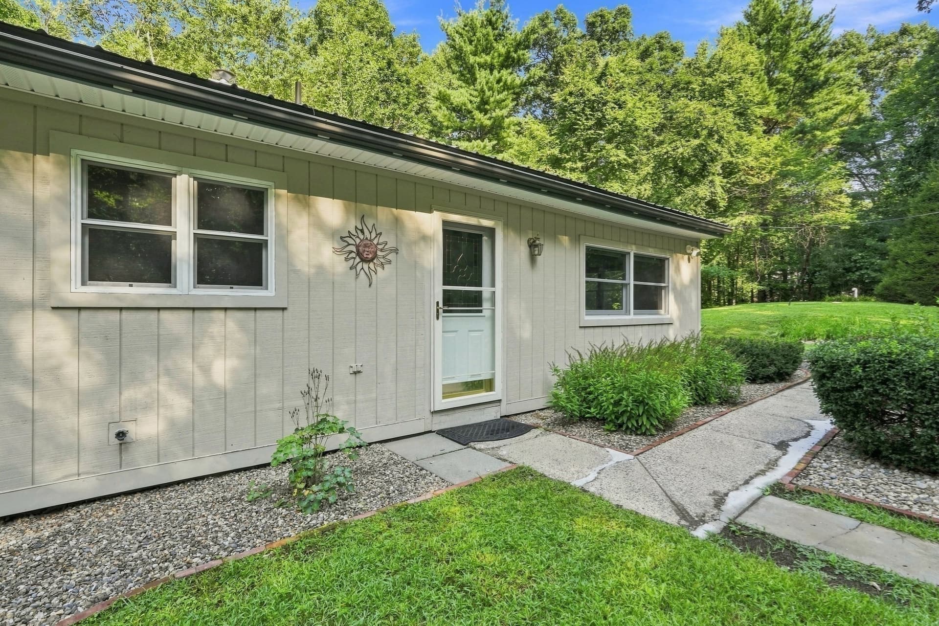 Single Family Residence at 55 North St, Belchertown MA 01007