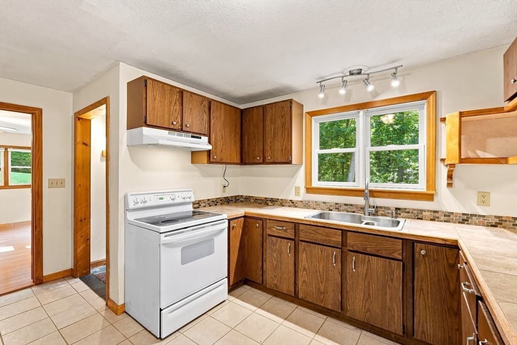Single Family Residence at 55 North St, Belchertown MA 01007, Belchertown, photo 15 of 37
