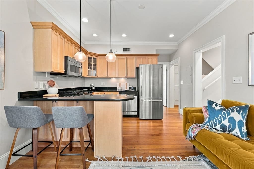 Condominium at 77 Old Harbor St # 3, Boston MA 02127, Boston, photo 10 of 31