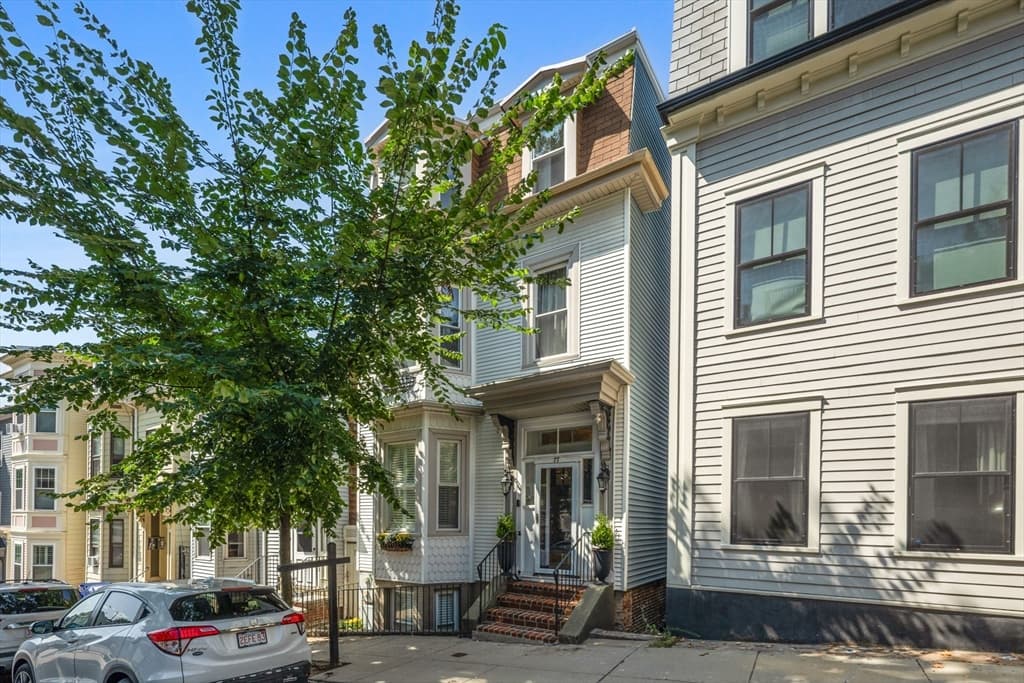 Condominium at 77 Old Harbor St # 3, Boston MA 02127, Boston, photo 18 of 31