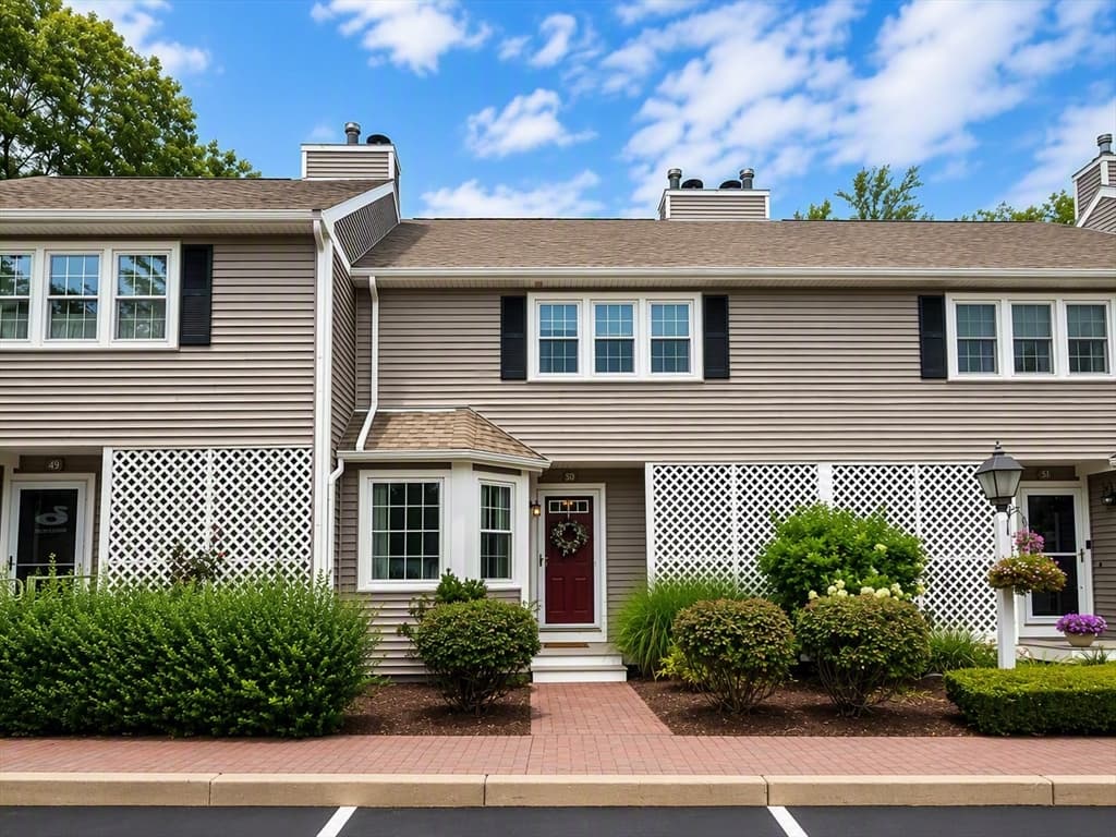 1559 Bay St # 50, Taunton MA 02780