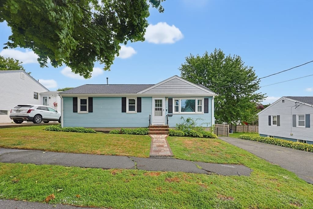 Single Family Residence at 7 Haskell Pl, Peabody MA 01960, Peabody, photo 2 of 34