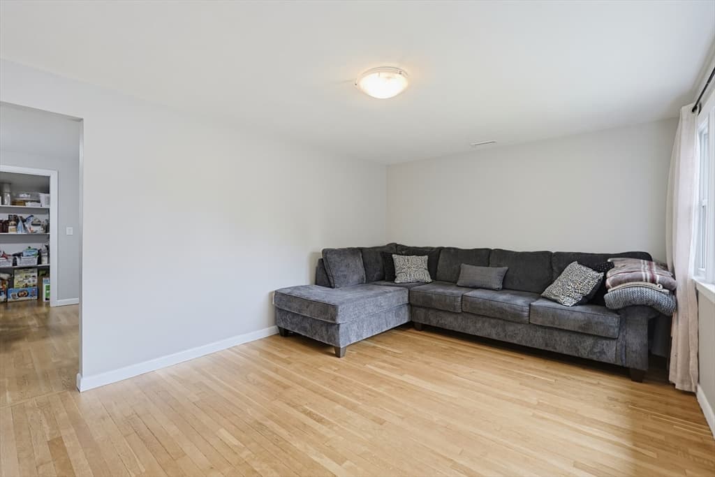Single Family Residence at 7 Haskell Pl, Peabody MA 01960, Peabody, photo 6 of 34