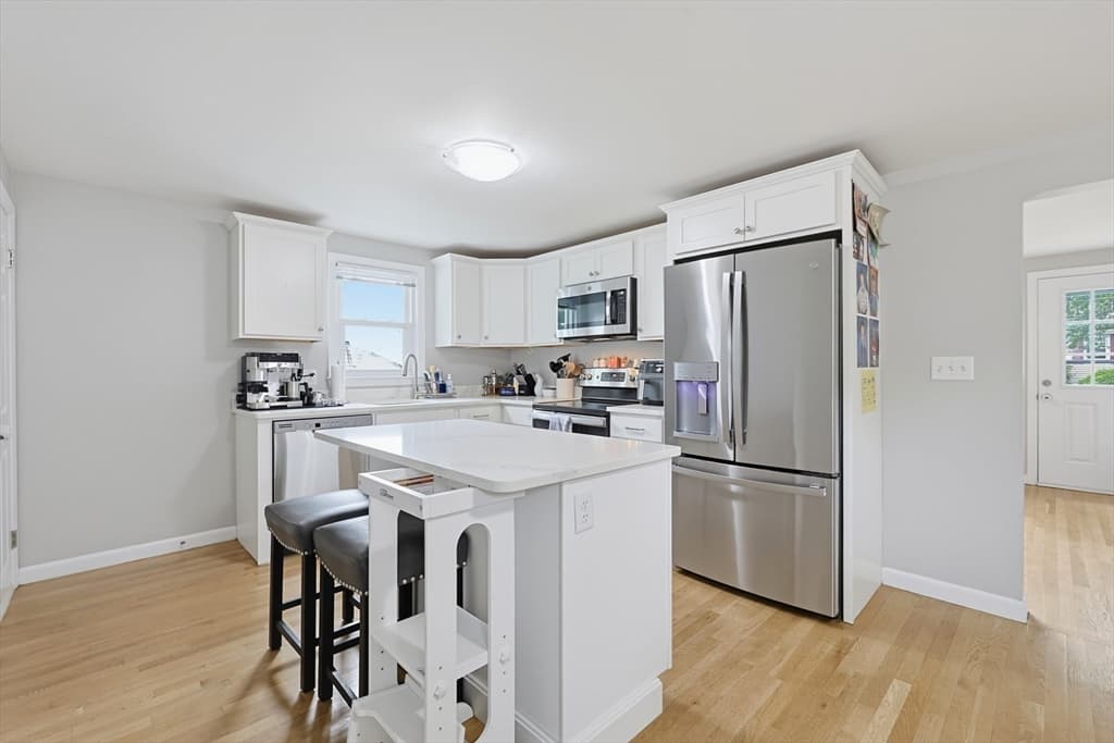 Single Family Residence at 7 Haskell Pl, Peabody MA 01960, Peabody, photo 10 of 34