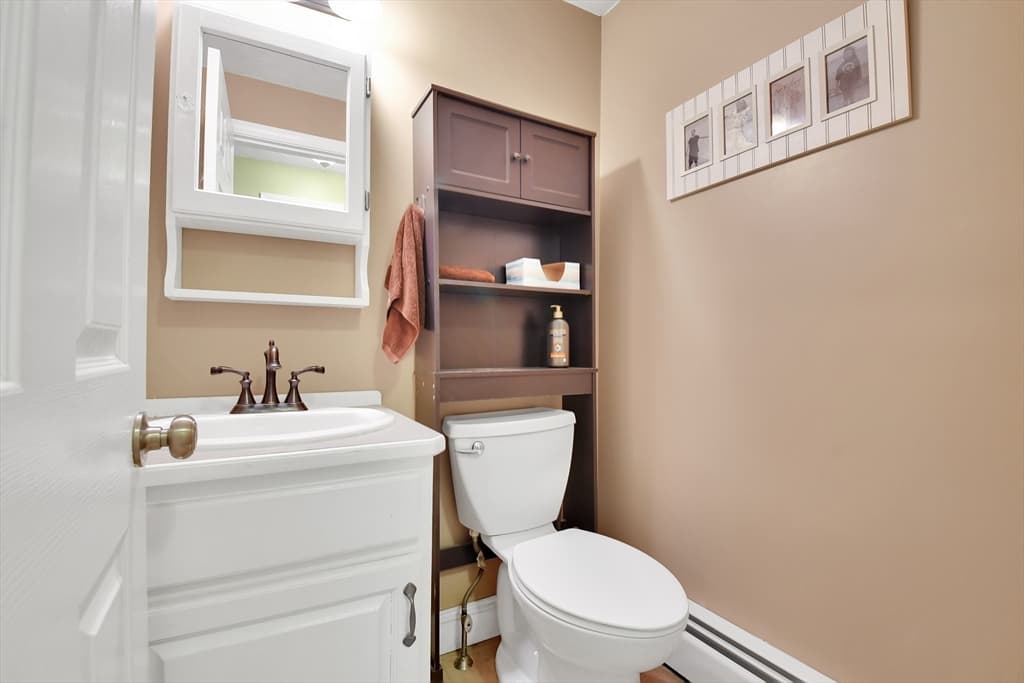Single Family Residence at 141 Farm Hill Rd, Leominster MA 01453, Leominster, photo 12 of 34