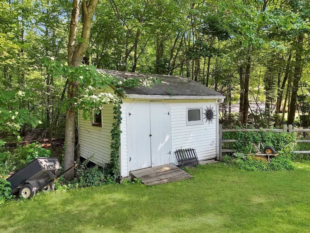 Single Family Residence at 141 Farm Hill Rd, Leominster MA 01453, Leominster, photo 32 of 34
