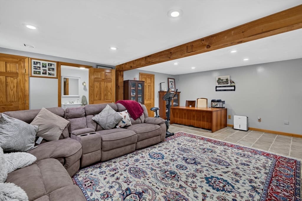 Single Family Residence at 108 Range Road, Northwood NH 03261, Northwood, photo 36 of 42