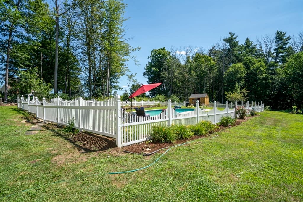 Single Family Residence at 108 Range Road, Northwood NH 03261, Northwood, photo 5 of 42