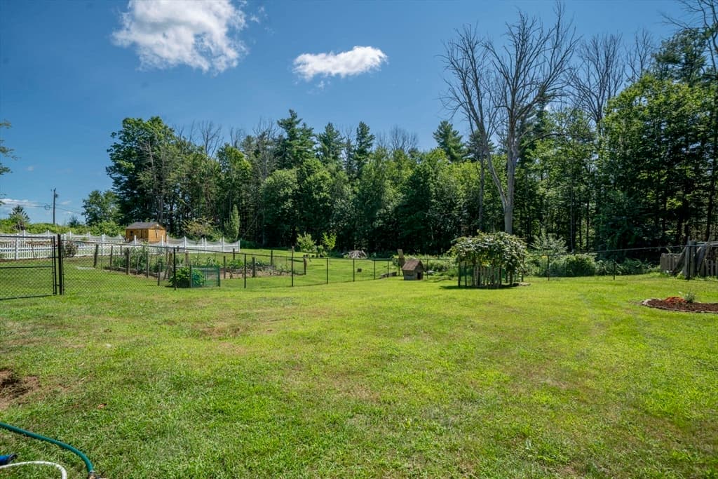 Single Family Residence at 108 Range Road, Northwood NH 03261, Northwood, photo 9 of 42