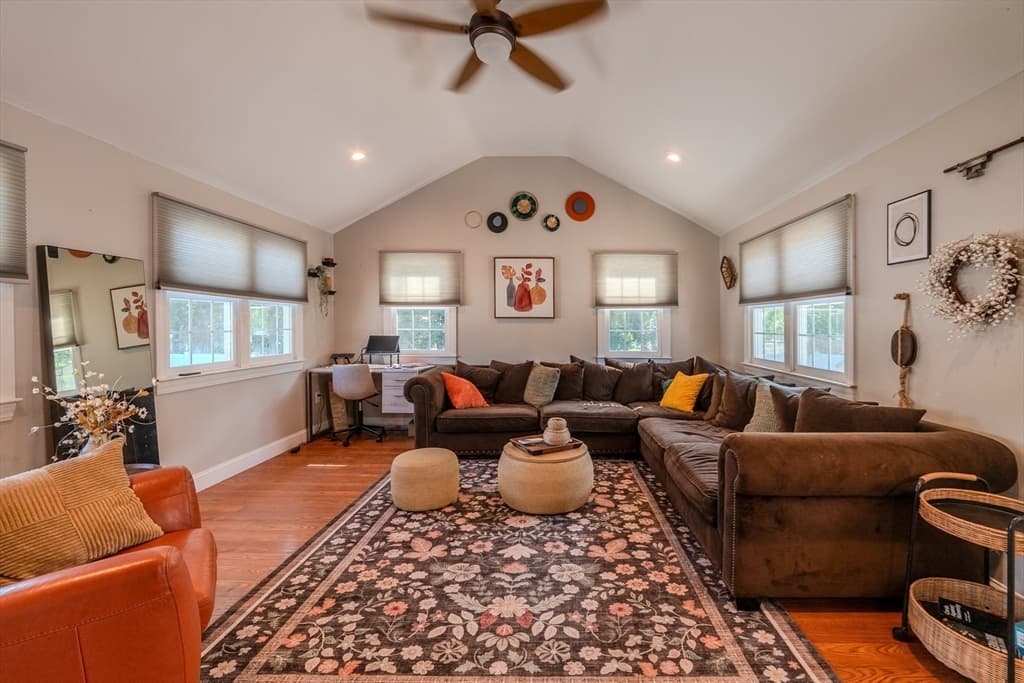 Single Family Residence at 156 Oak St, Weymouth MA 02190, Weymouth, photo 12 of 31