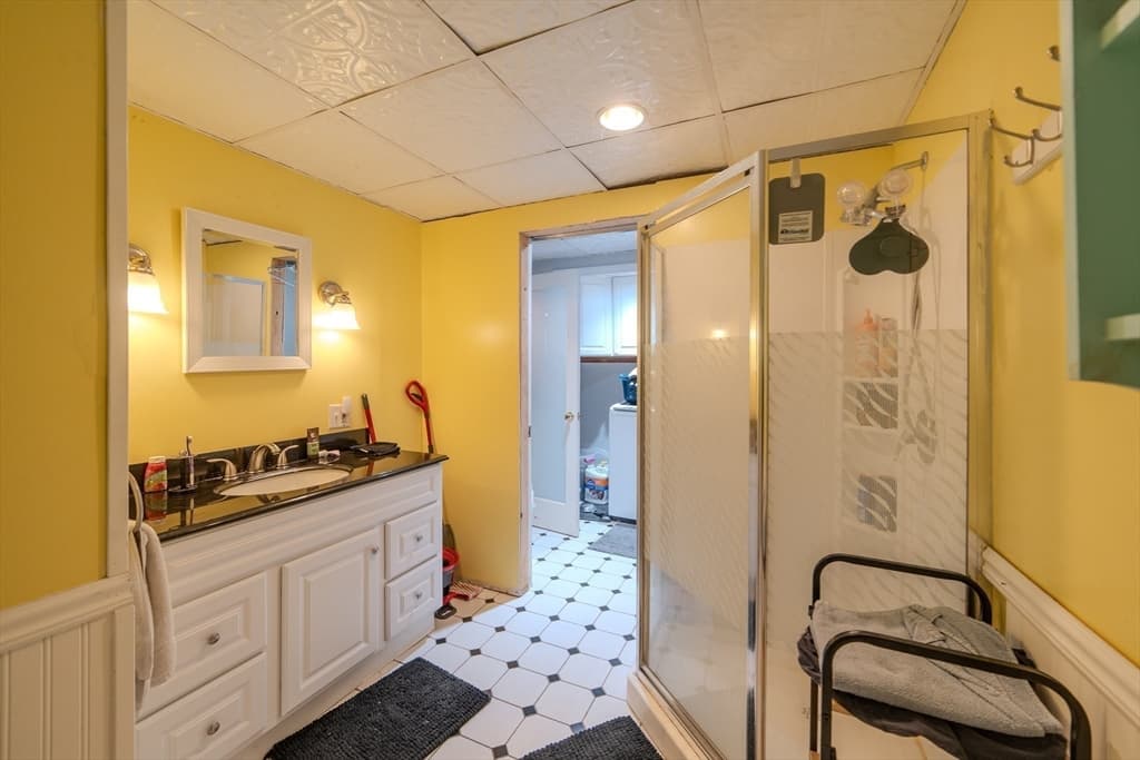 Single Family Residence at 156 Oak St, Weymouth MA 02190, Weymouth, photo 26 of 31