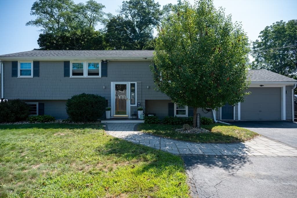156 Oak St, Weymouth MA 02190