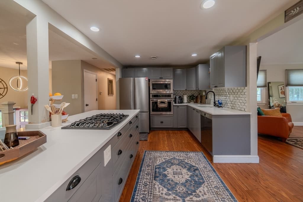 Single Family Residence at 156 Oak St, Weymouth MA 02190, Weymouth, photo 11 of 31