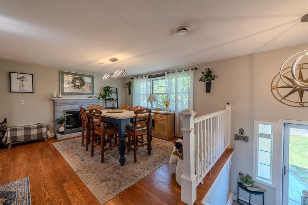 Single Family Residence at 156 Oak St, Weymouth MA 02190, Weymouth, photo 8 of 31