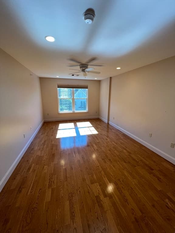 Condominium at 7 Crescent Way # 319, Sturbridge MA 01518, Sturbridge, photo 8 of 27