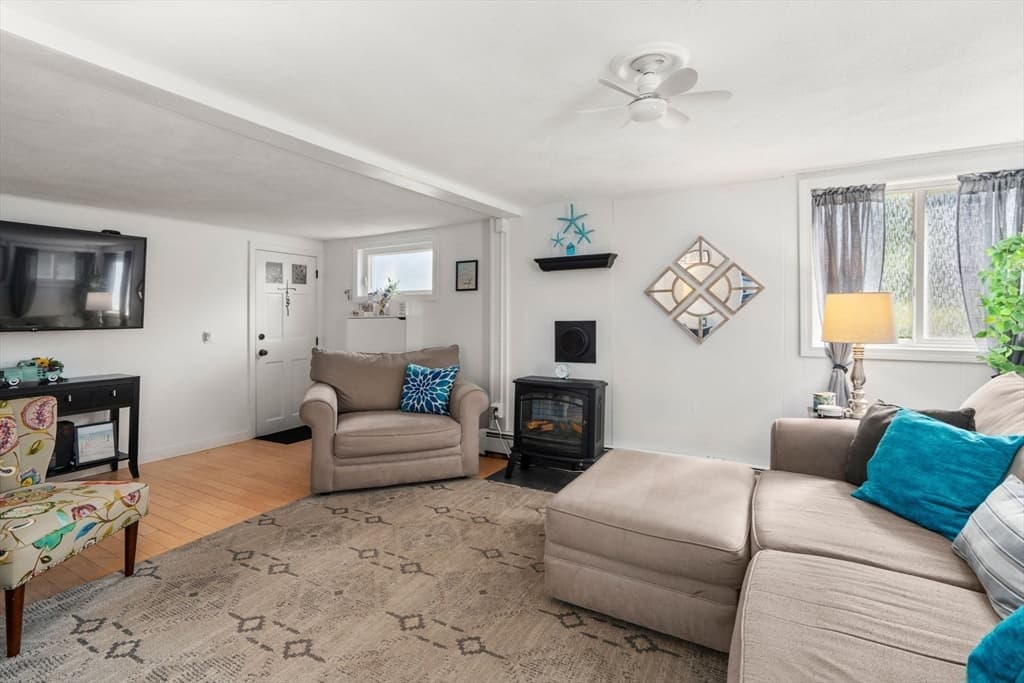 Condominium at 26 Wallis Street # 1, Beverly MA 01915, Beverly, photo 3 of 40