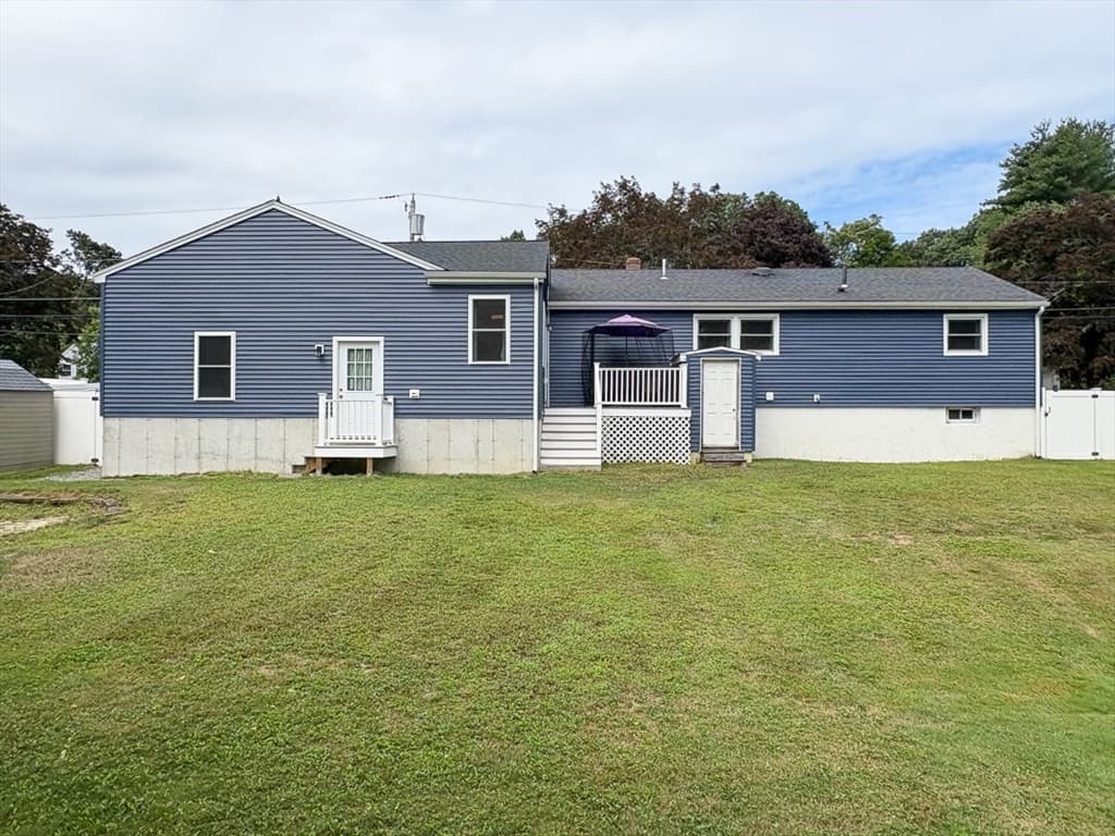Single Family Residence at 138 Rea St, Lowell MA 01852, Lowell, photo 2 of 30