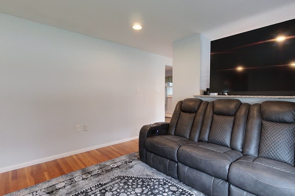 Single Family Residence at 138 Rea St, Lowell MA 01852, Lowell, photo 11 of 30