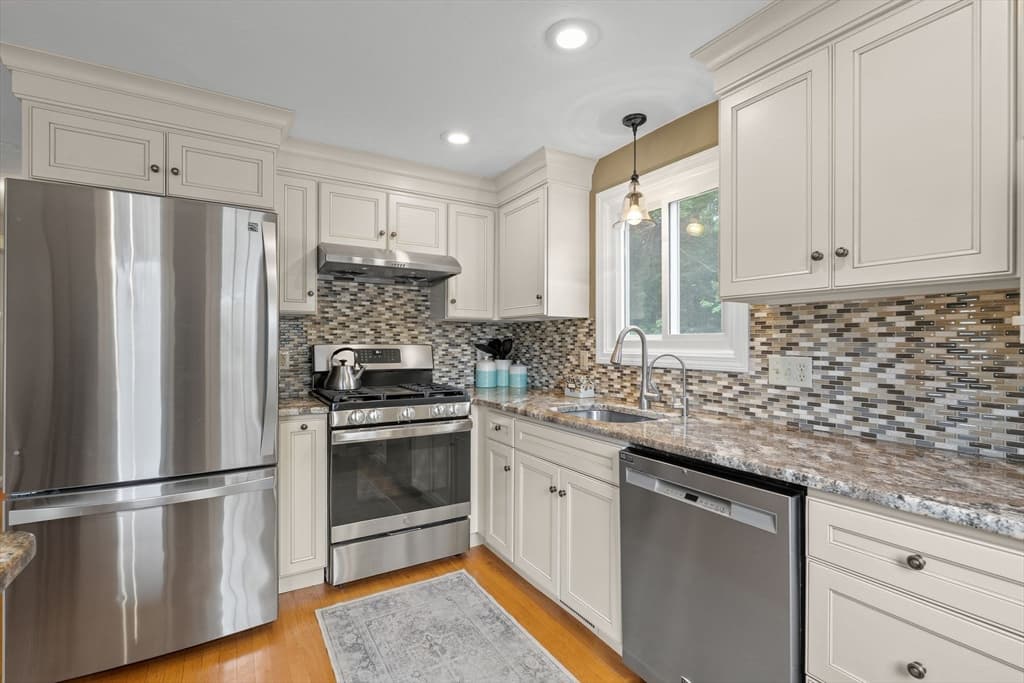 Single Family Residence at 12 Enwright Way, Bridgewater MA 02324, Bridgewater, photo 5 of 42