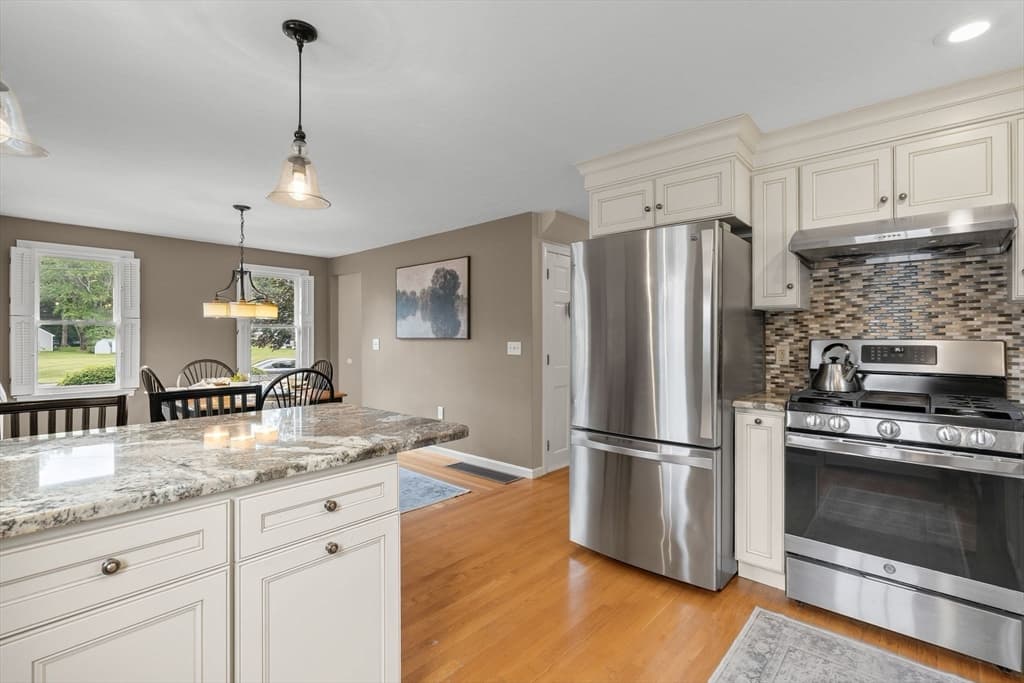 Single Family Residence at 12 Enwright Way, Bridgewater MA 02324, Bridgewater, photo 8 of 42