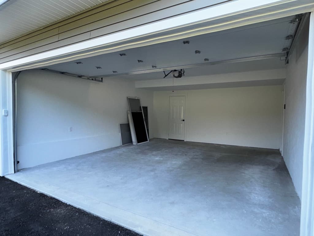 Condominium at 191 Oxford Ave # 2, Dudley MA 01571, Dudley, photo 32 of 32