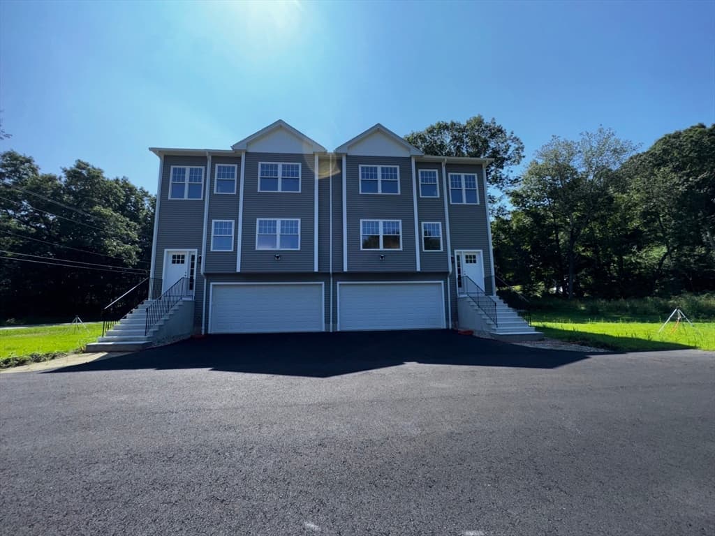 191 Oxford Ave # 2, Dudley MA 01571