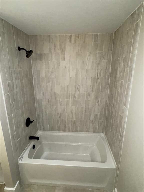 Condominium at 191 Oxford Ave # 2, Dudley MA 01571, Dudley, photo 24 of 32