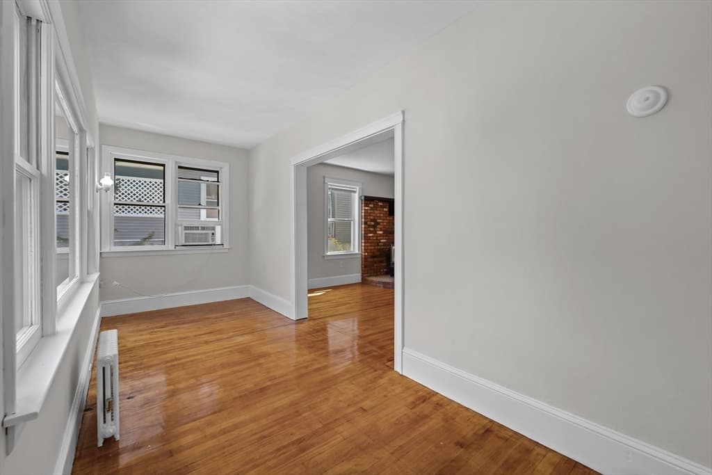 Single Family Residence at 33 Clearview Ave, Worcester MA 01605, Worcester, photo 13 of 41
