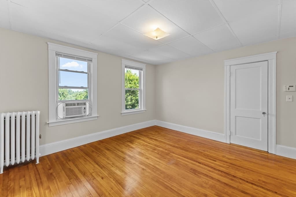 Single Family Residence at 33 Clearview Ave, Worcester MA 01605, Worcester, photo 33 of 41