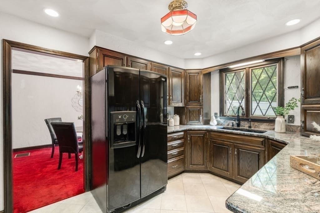 Single Family Residence at 148 Sandra Lane, North Andover MA 01845, North Andover, photo 11 of 38