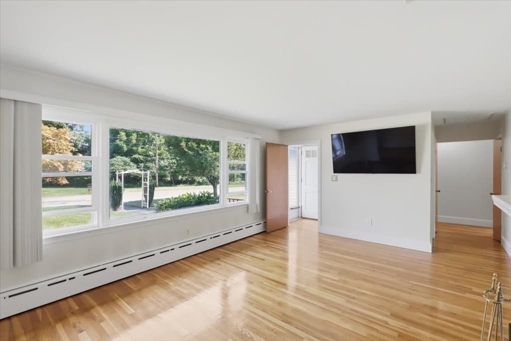 Single Family Residence at 18 Picard Court, Swansea MA 02777, Swansea, photo 7 of 41