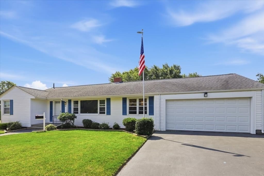 18 Picard Court, Swansea MA 02777