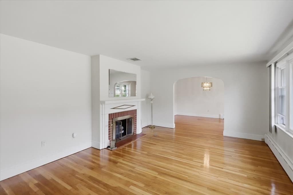 Single Family Residence at 18 Picard Court, Swansea MA 02777, Swansea, photo 5 of 41
