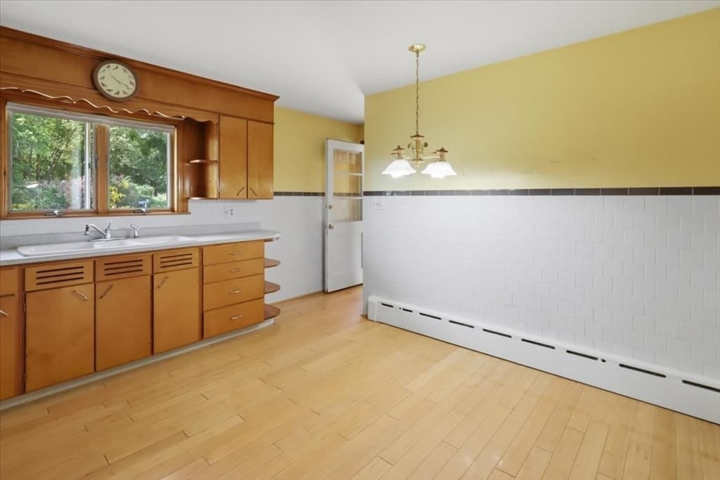 Single Family Residence at 18 Picard Court, Swansea MA 02777, Swansea, photo 15 of 41