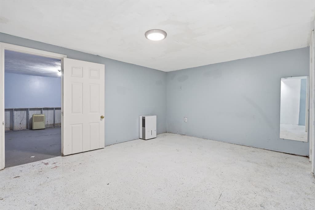 Condominium at 141 Thissell Ave # 4, Dracut MA 01826, Dracut, photo 23 of 29