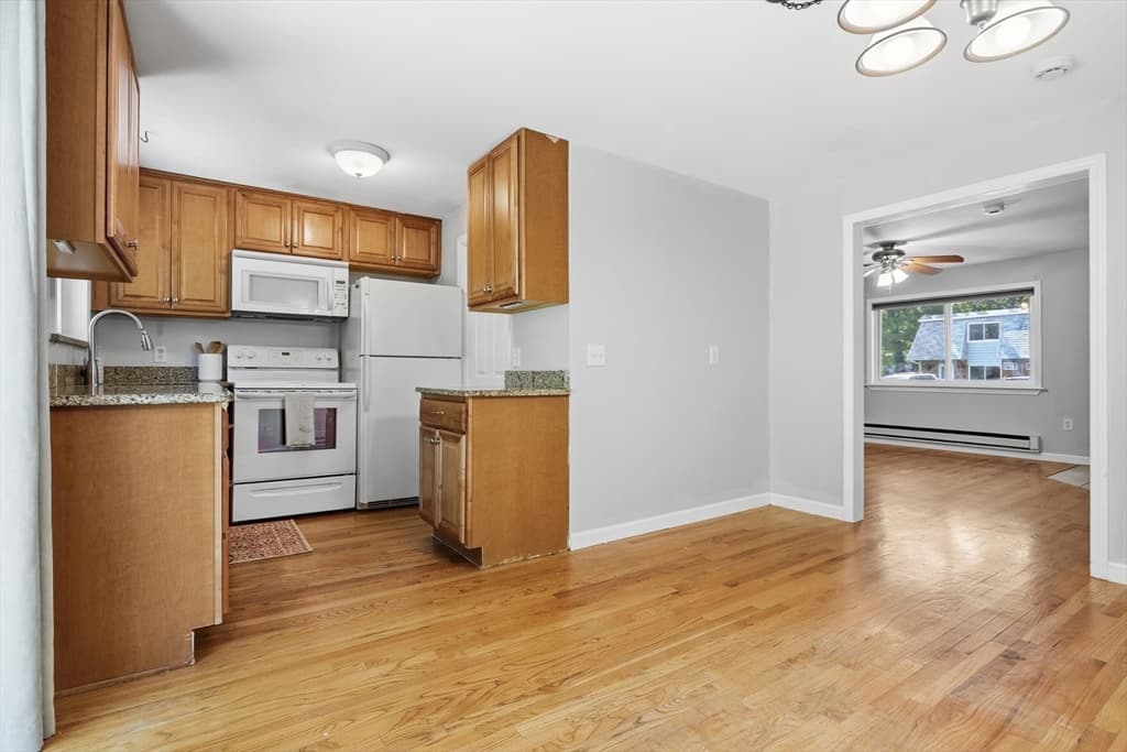 Condominium at 141 Thissell Ave # 4, Dracut MA 01826, Dracut, photo 9 of 29