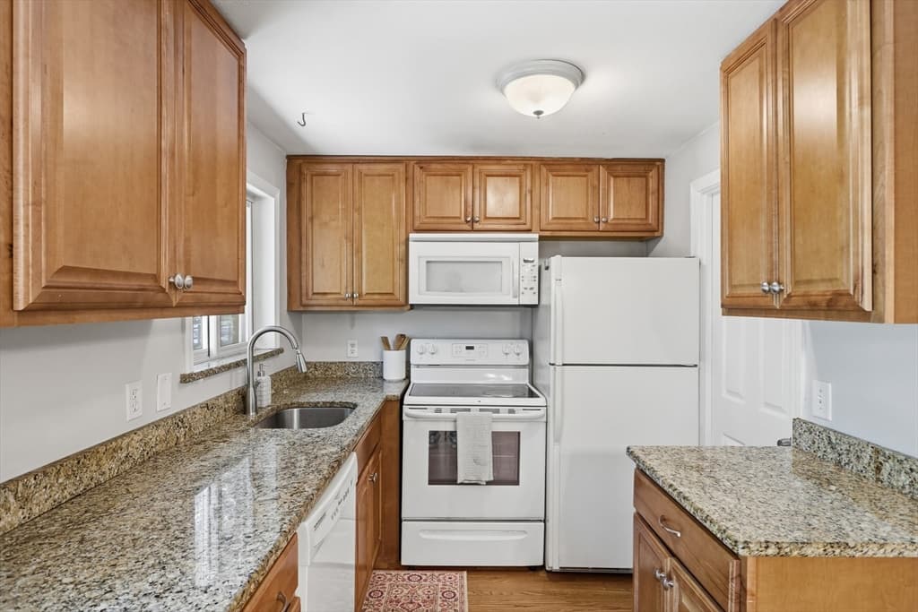 Condominium at 141 Thissell Ave # 4, Dracut MA 01826, Dracut, photo 10 of 29