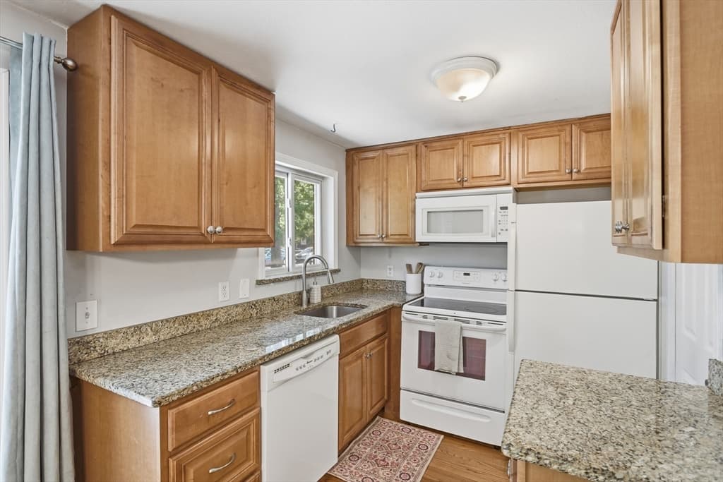Condominium at 141 Thissell Ave # 4, Dracut MA 01826, Dracut, photo 11 of 29
