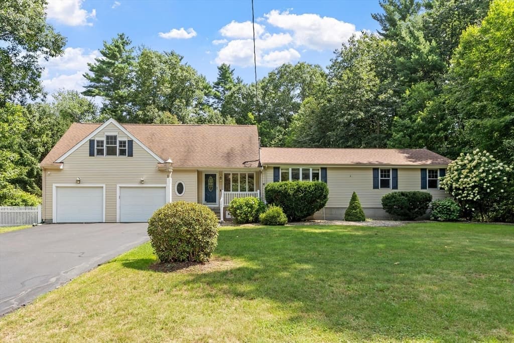 141 Black Brook Rd, Easton MA 02334
