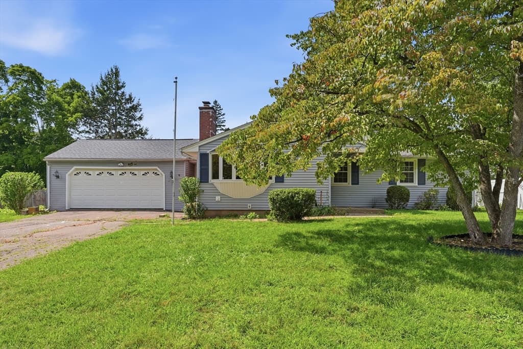 60 S West St, Agawam MA 01001