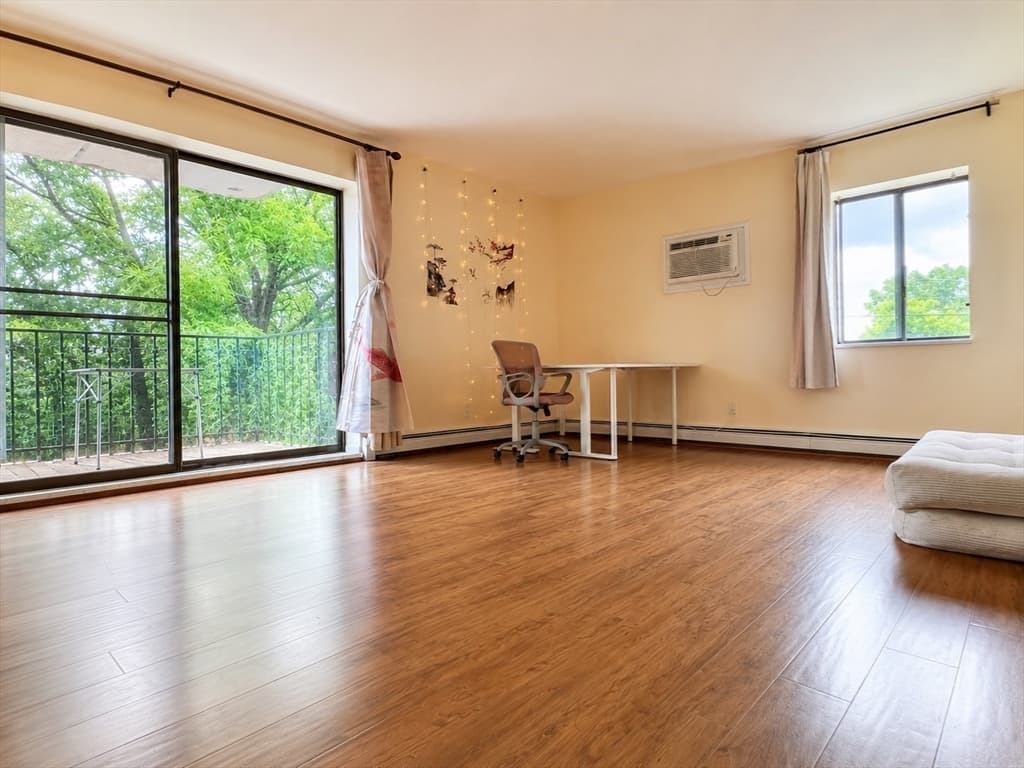 Condominium at 209 Riverview Ave # 7, Newton MA 02466, Newton, photo 5 of 19