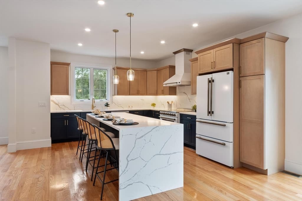 Single Family Residence at 5 Manson Rd, Swampscott MA 01907, Swampscott, photo 10 of 31