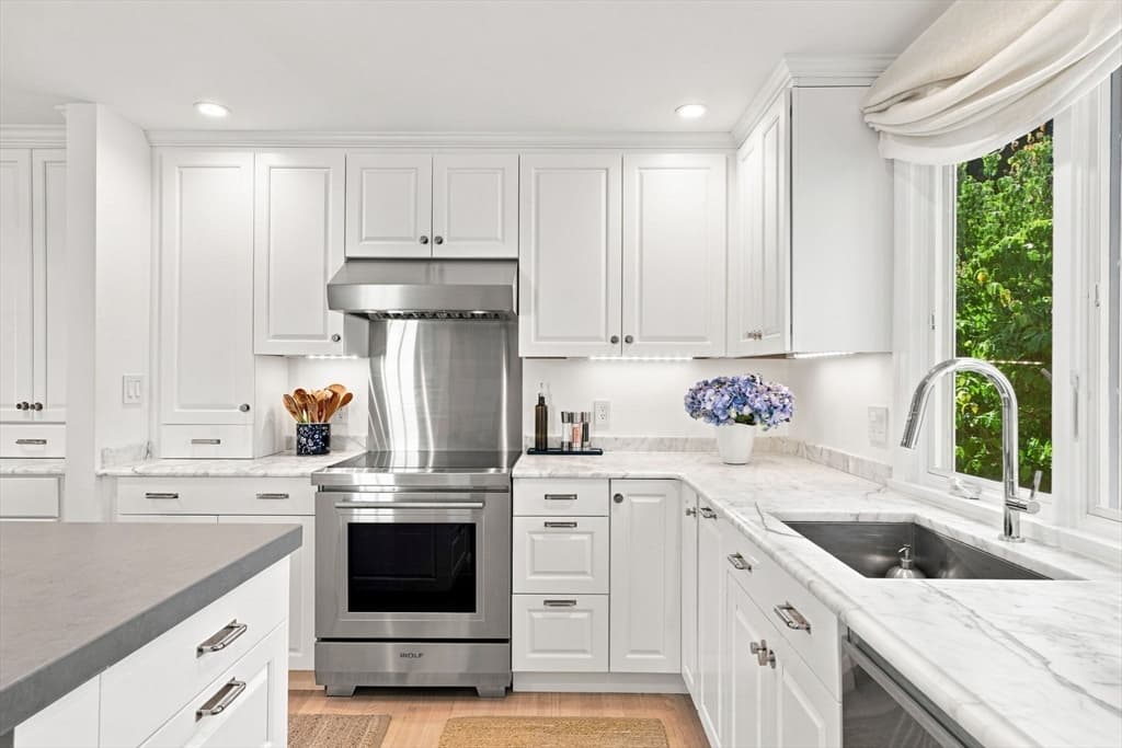 Single Family Residence at 5 Leslie Cove, Marblehead MA 01945, Marblehead, photo 12 of 32