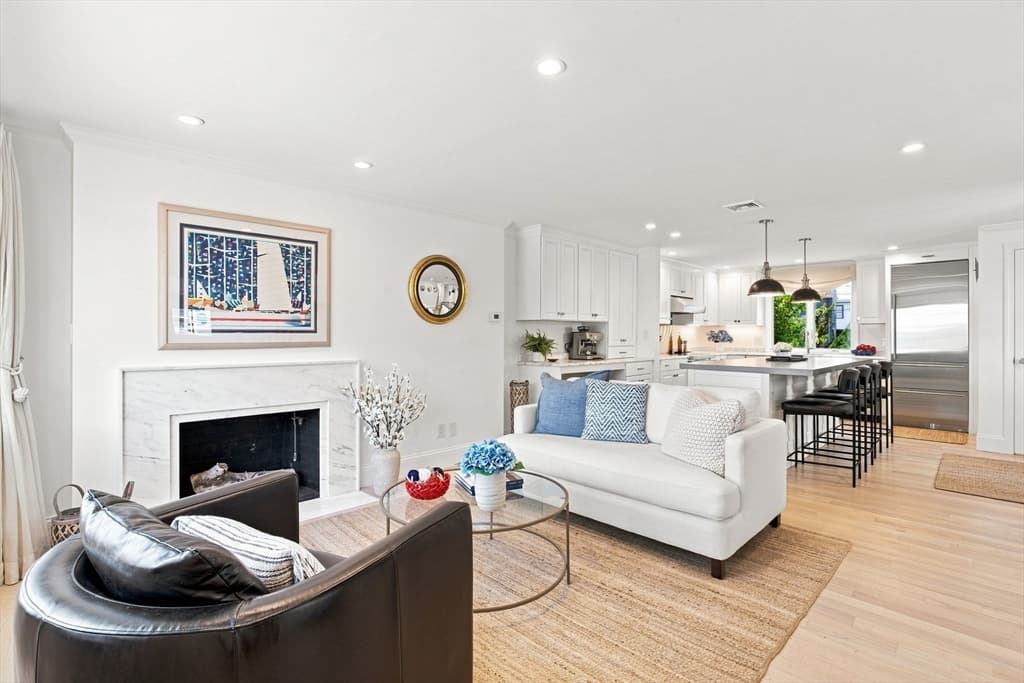 Single Family Residence at 5 Leslie Cove, Marblehead MA 01945, Marblehead, photo 4 of 32