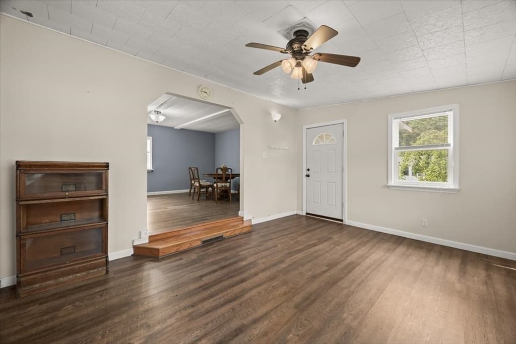 Mobile Home at 14 Judith Cir, Wareham MA 02576, Wareham, photo 2 of 16