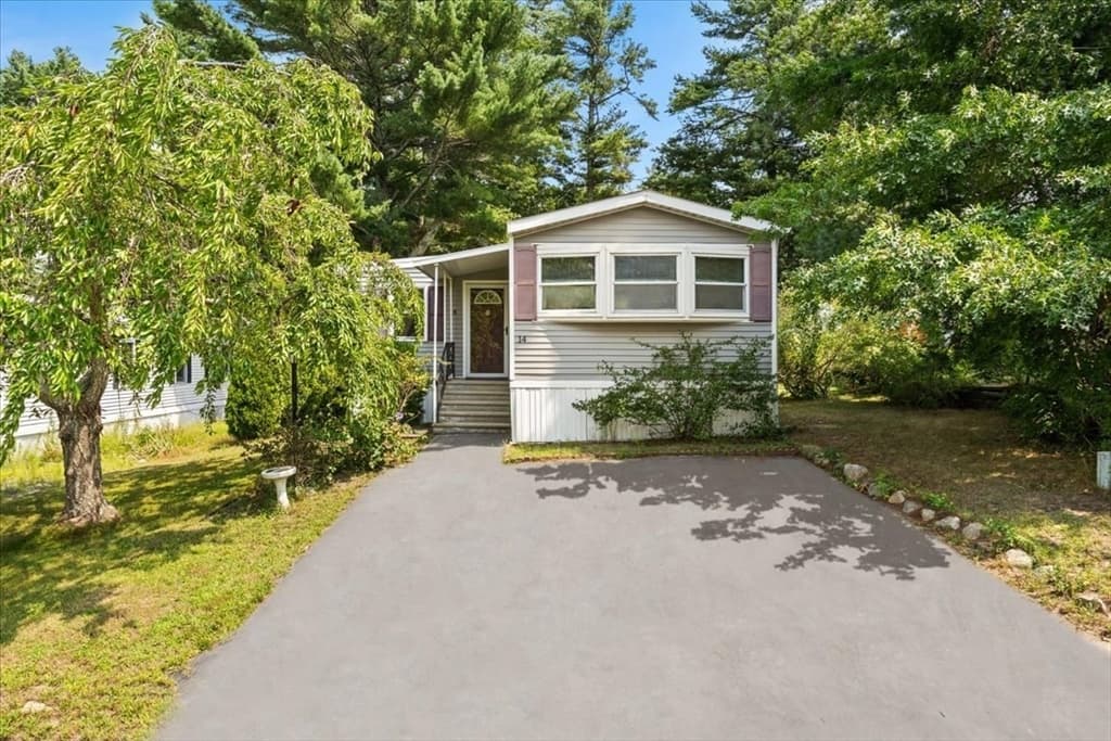 14 Judith Cir, Wareham MA 02576