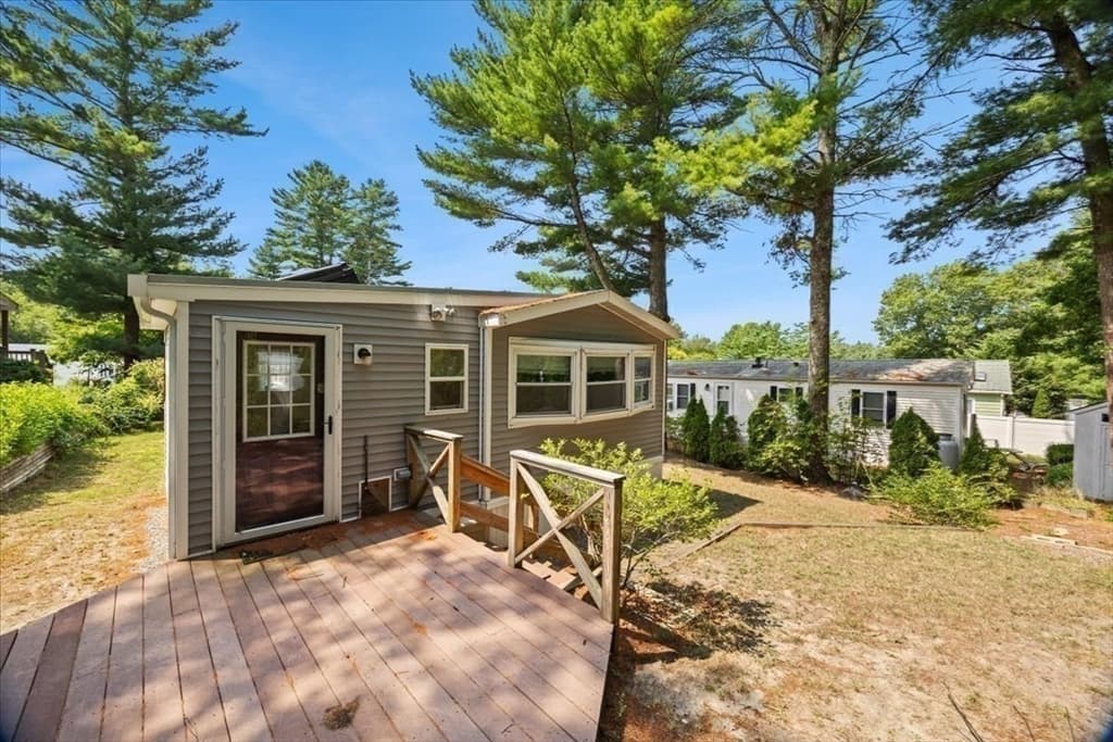 Mobile Home at 14 Judith Cir, Wareham MA 02576, Wareham, photo 14 of 16