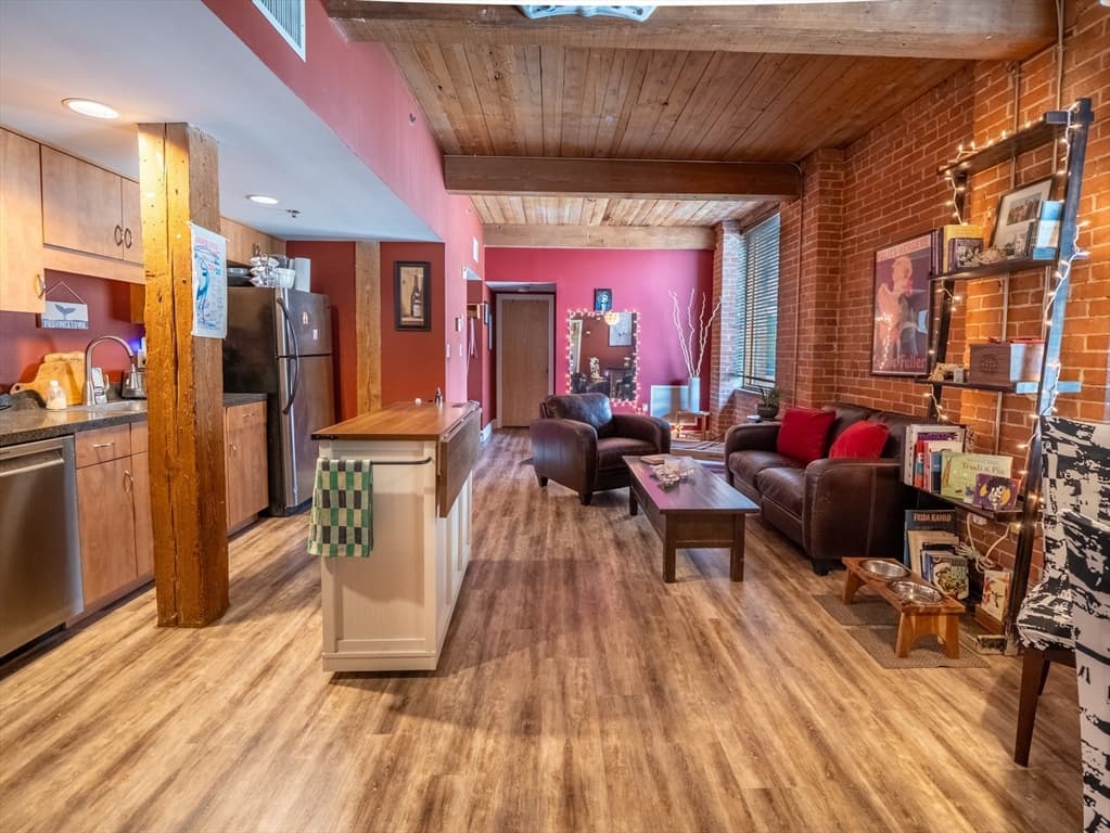 Condominium at 147 Centre St # 105, Brockton MA 02301, Brockton, photo 2 of 19